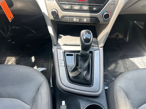 Used 2017 Hyundai Elantra SE FWD image 27