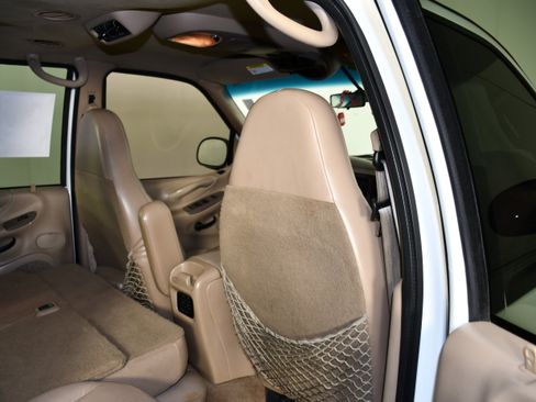 Used 1998 Ford Expedition Eddie Bauer RWD image 38