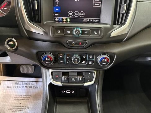 Used 2023 GMC Terrain SLE w/ Driver Convenience Package FWD image 31