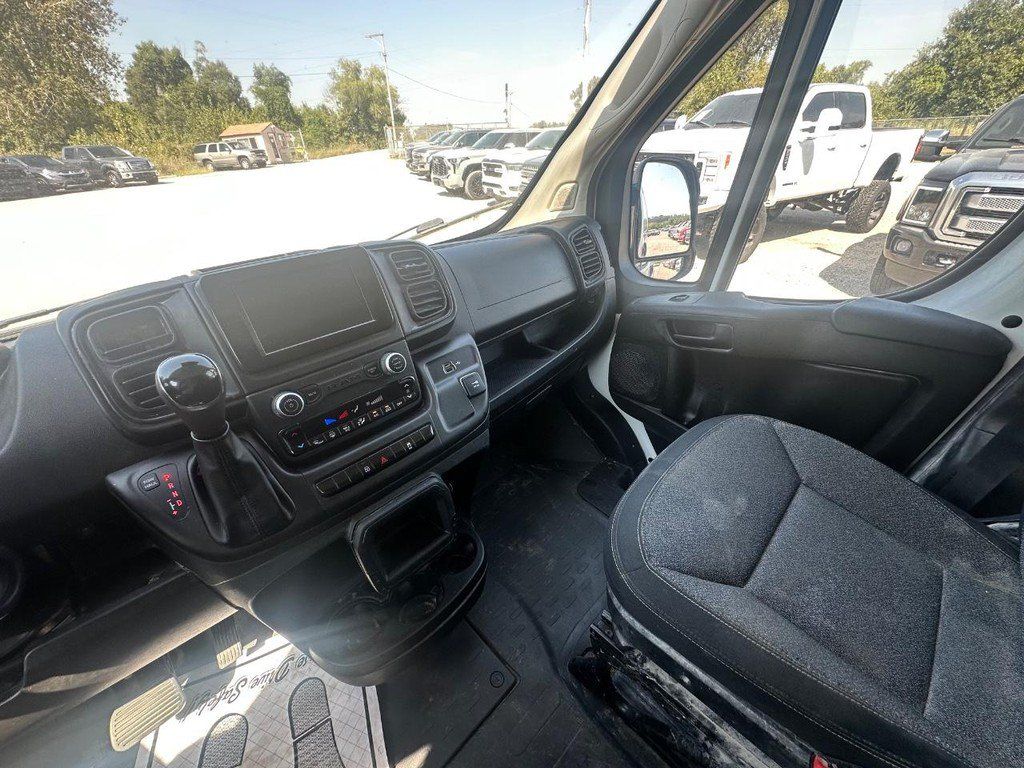 Used 2024 RAM ProMaster 2500 w/ Convenience Group FWD image 27