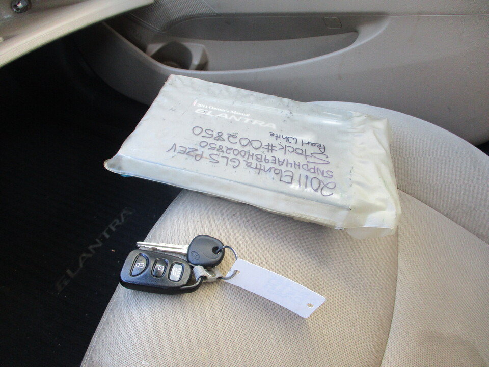 Used 2011 Hyundai Elantra GLS w/ Preferred Equipment Pkg 3 FWD image 37
