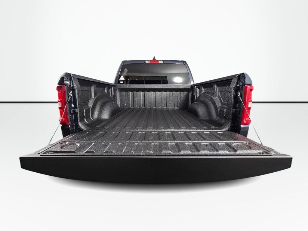 New 2026 RAM 1500 Big Horn AWD/4WD image 18