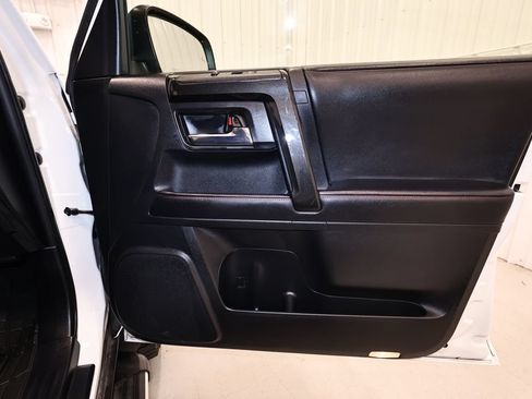 Used 2023 Toyota 4Runner TRD Off-Road Premium w/ Off Road Premium Plus Package AWD/4WD image 19