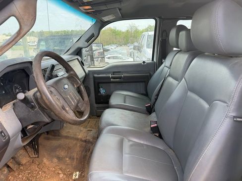 Used 2012 Ford F250 XL w/ PWR Equipment Group image 5