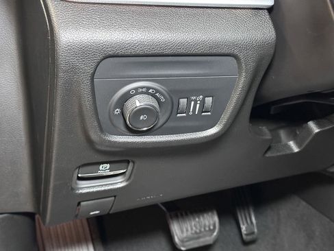 New 2025 Jeep Grand Cherokee Limited w/ Black Appearance Package image 19