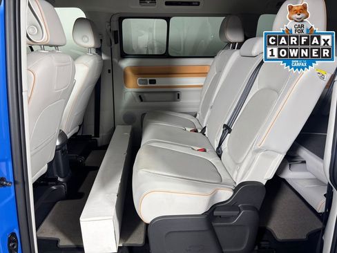 Used 2025 Volkswagen ID. Buzz 1st Edition image 27