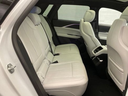 Used 2024 Cadillac Lyriq Luxury RWD image 26