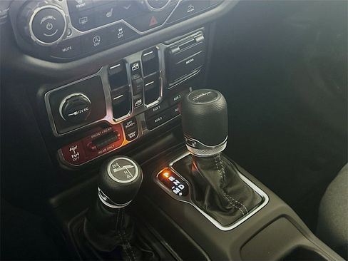 New 2025 Jeep Gladiator Rubicon w/ Convenience Group image 12