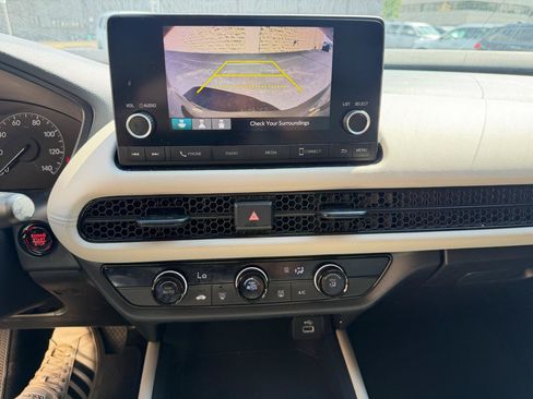 Used 2023 Honda HR-V LX image 15