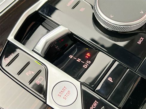 New 2026 BMW X5 xDrive50e image 17