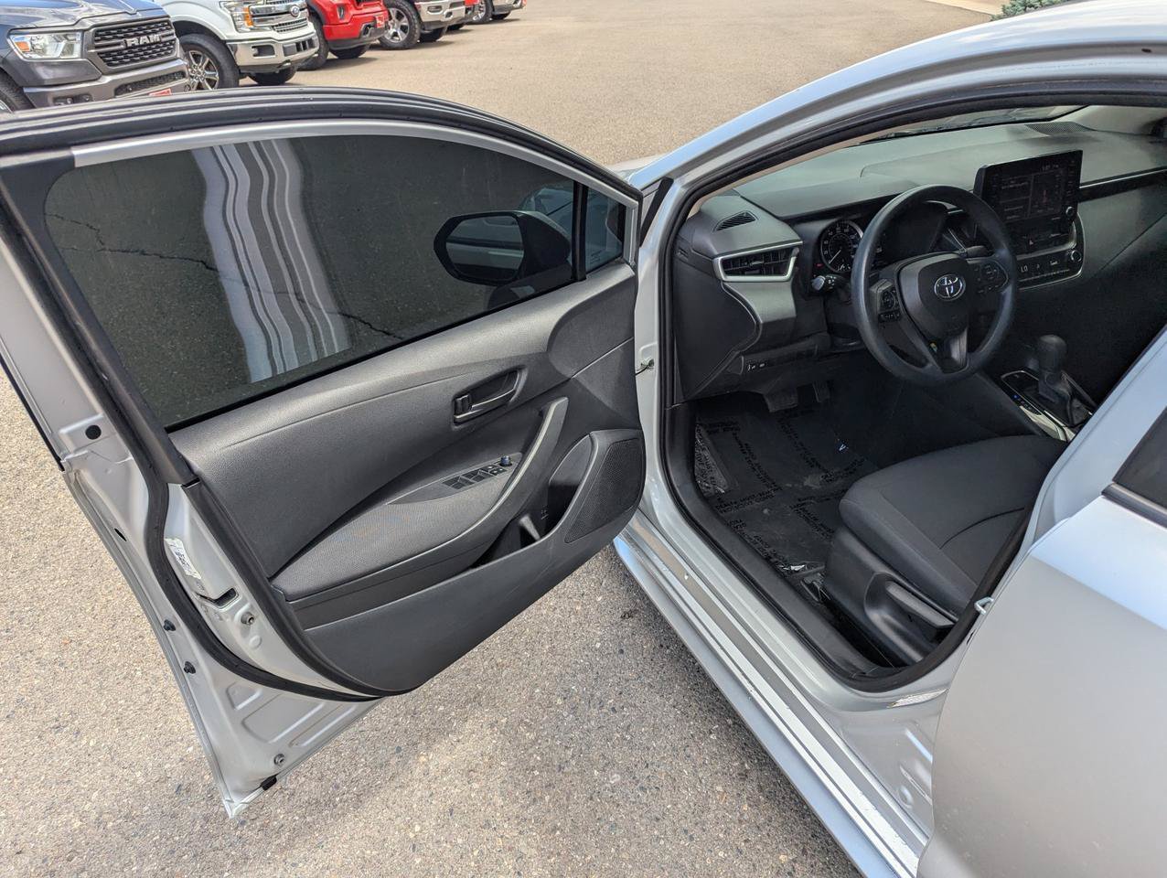 Used 2022 Toyota Corolla LE FWD image 8