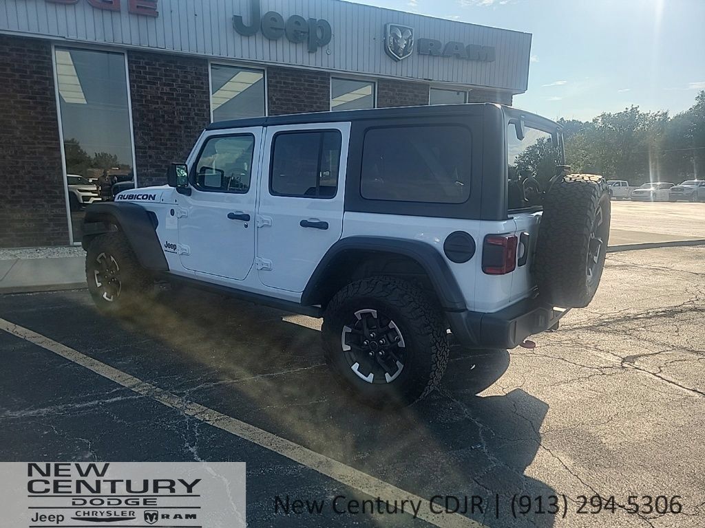 Used 2026 Jeep Wrangler Unlimited Rubicon AWD/4WD image 3