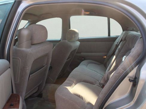 Used 2000 Buick Park Avenue FWD image 7