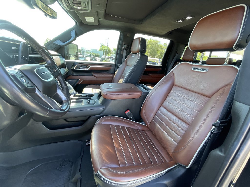 Used 2025 GMC Sierra 3500 Denali Ultimate AWD/4WD image 18