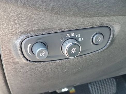 Certified 2020 Chevrolet Equinox LT w/ Driver Convenience Package FWD image 8