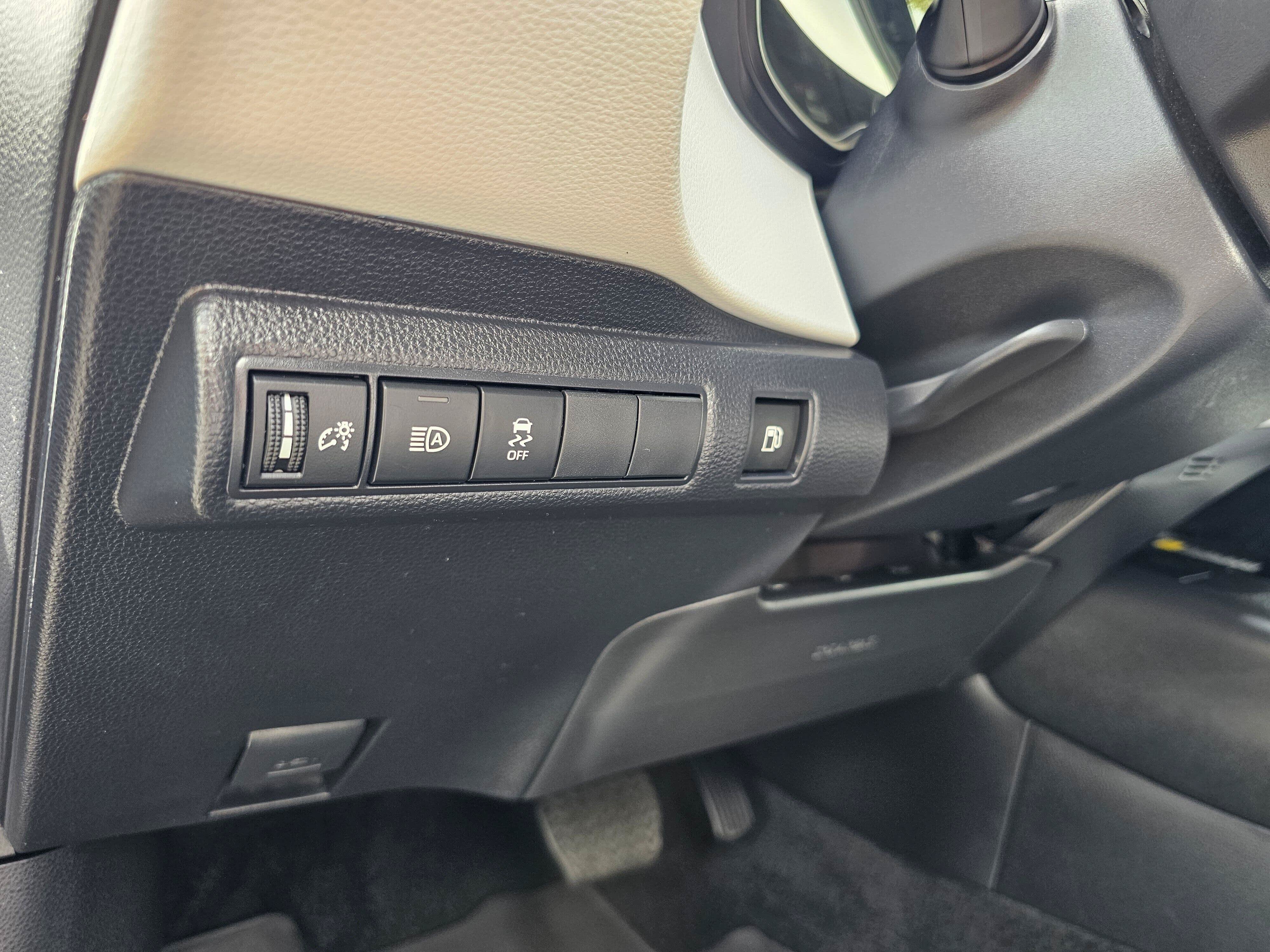 Certified 2024 Toyota Corolla SE w/ SE Package FWD image 21