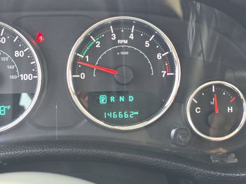 Used 2015 Jeep Wrangler Sport w/ Quick Order Package 24S AWD/4WD image 36