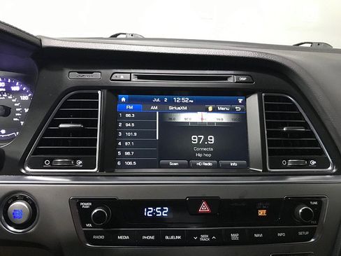 Used 2015 Hyundai Sonata Limited w/ Option Group 05 FWD image 28