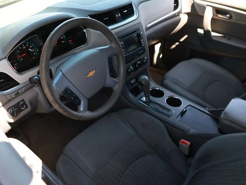 Used 2017 Chevrolet Traverse LS AWD/4WD image 19