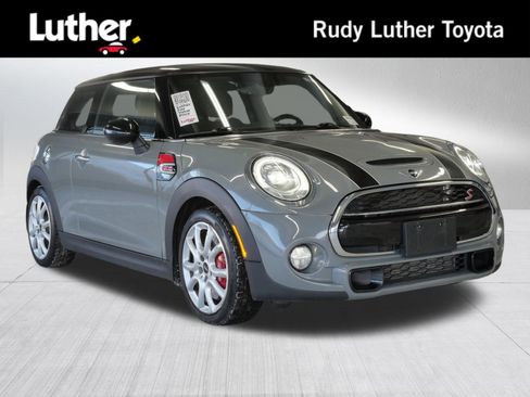 Used 2018 MINI Cooper S image 1