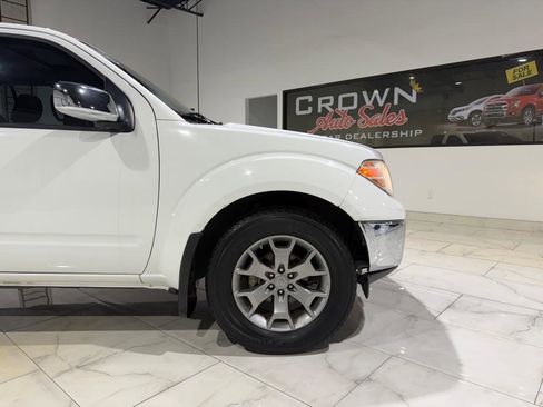 Used 2019 Nissan Frontier SL RWD image 7