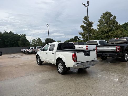 Used 2017 Nissan Frontier SV RWD image 4