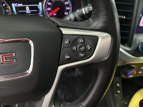 Used 2017 GMC Acadia SLT AWD/4WD image 16