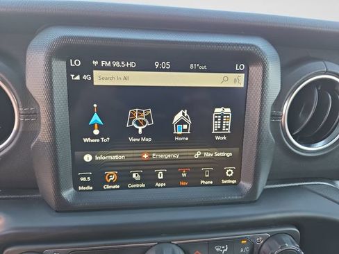 Used 2022 Jeep Wrangler Unlimited Sahara AWD/4WD image 26
