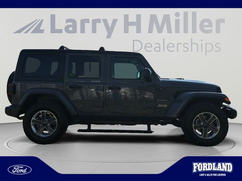 Used 2020 Jeep Wrangler Unlimited Sahara AWD/4WD image 6