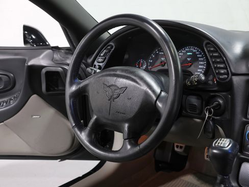 Used 2004 Chevrolet Corvette Coupe w/ Roof Package RWD image 49