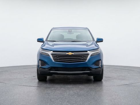 Used 2025 Chevrolet Equinox LT image 2