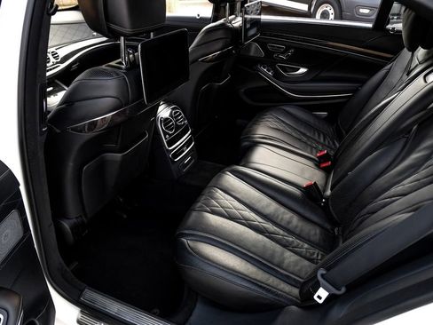 Used 2019 Mercedes-Benz S 560e w/ AMG Line Exterior image 44