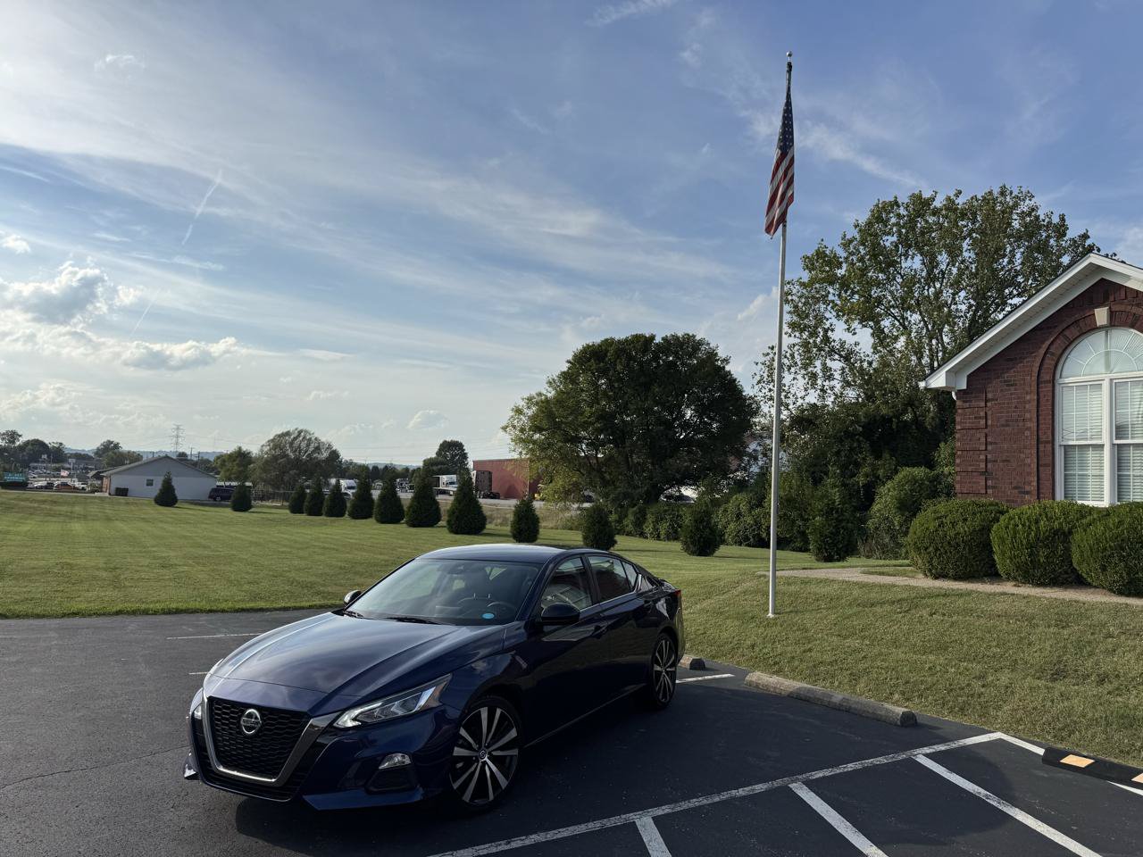 Used 2021 Nissan Altima 2.5 SR FWD image 1