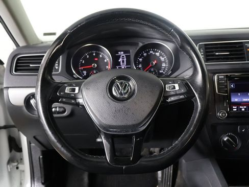 Used 2017 Volkswagen Jetta SE image 36