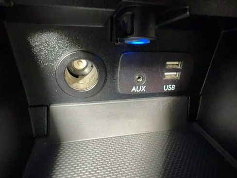 Used 2017 Subaru Outback 2.5i Premium image 36