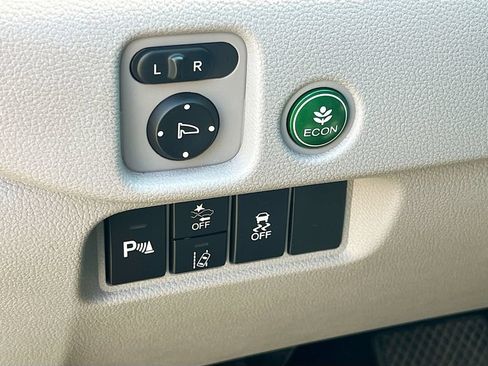 Used 2022 Honda Pilot Touring image 10
