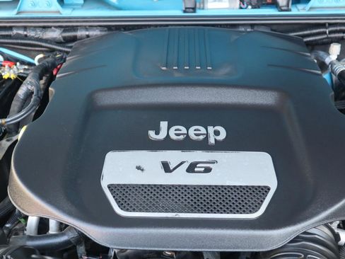 Used 2018 Jeep Wrangler Unlimited Rubicon w/ Cold Weather Group image 35