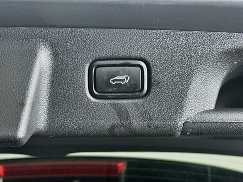 Used 2025 Hyundai Palisade SEL FWD image 32