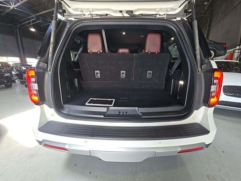 Used 2024 Ford Expedition Limited AWD/4WD image 17