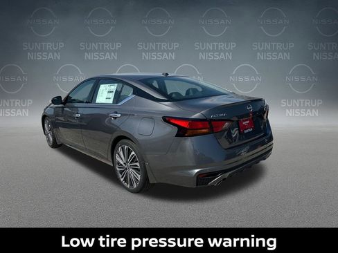 New 2025 Nissan Altima 2.5 SL FWD image 26
