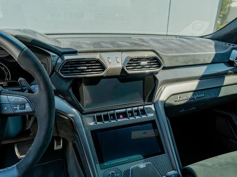 Used 2024 Lamborghini Urus Performante AWD/4WD image 68