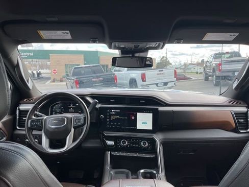 Used 2025 GMC Sierra 3500 Denali image 33