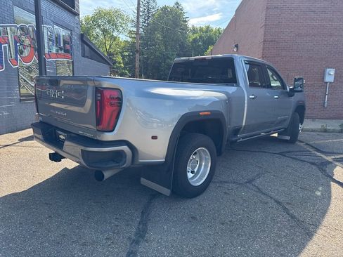 Used 2025 GMC Sierra 3500 Denali Ultimate AWD/4WD image 6