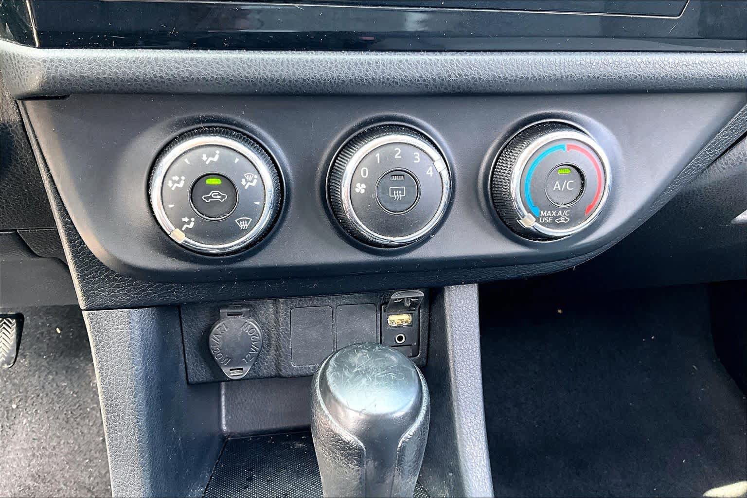 Used 2014 Toyota Corolla L FWD image 31