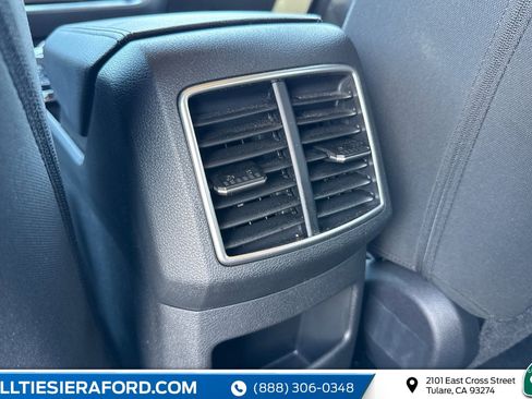 Used 2025 Kia Sportage LX FWD image 17