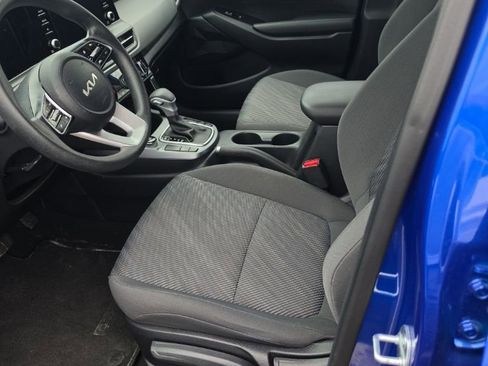 Certified 2024 Kia Seltos LX image 3