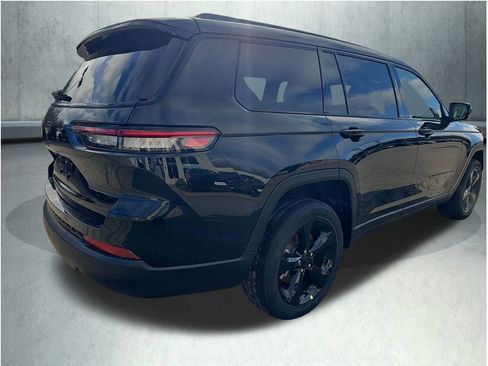 New 2025 Jeep Grand Cherokee L Altitude image 5