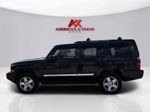 Used 2010 Jeep Commander Sport image 2