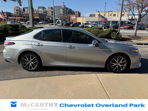 Used 2024 Toyota Camry XLE w/ Navigation Package image 4