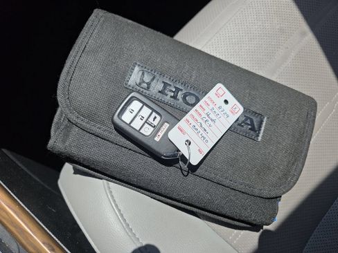 Used 2021 Honda CR-V Touring image 30